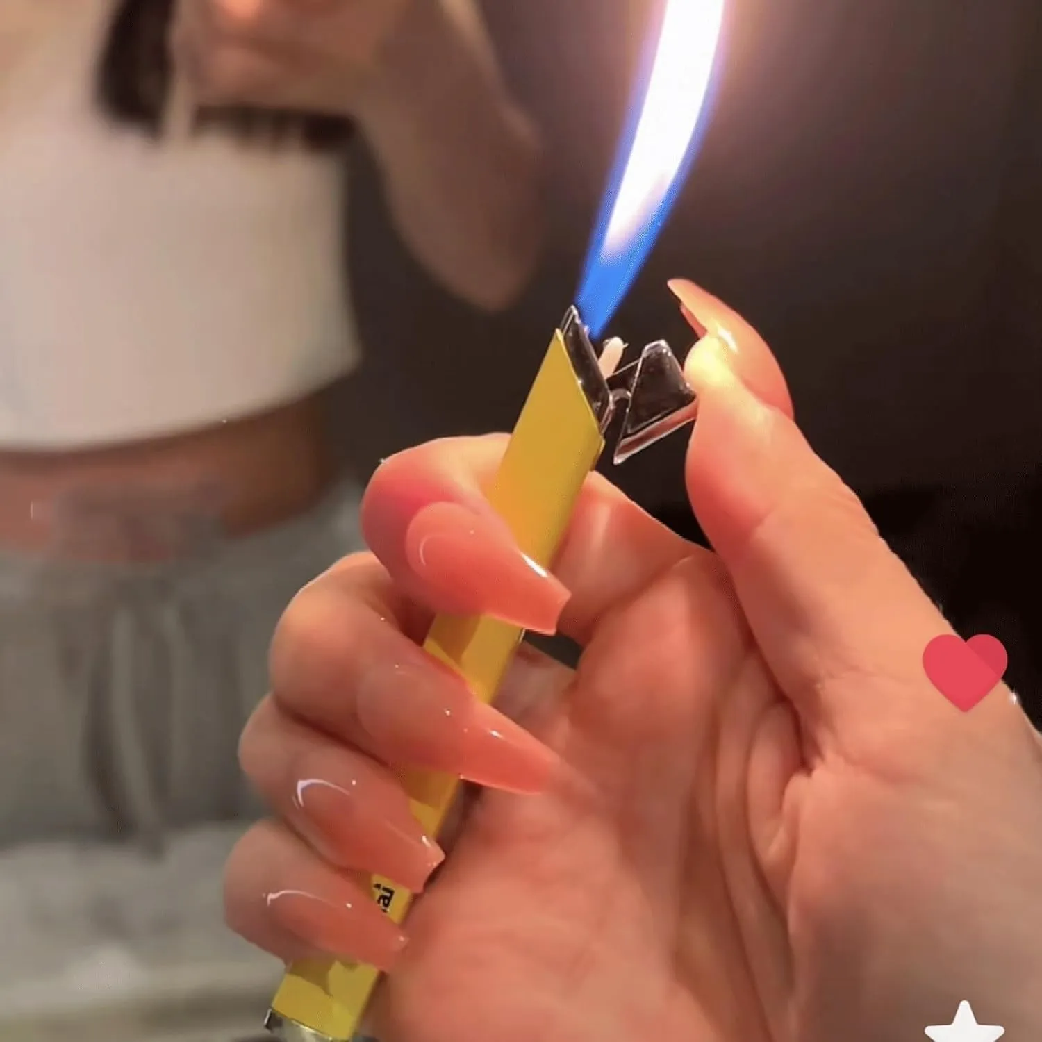4pcs Pocket Lighters Thin Metal Lighters Refillable Butane Lighter【Butane Not Included】,Soft Flame Lighter, Gifts for Men, Women(Color:Pink)