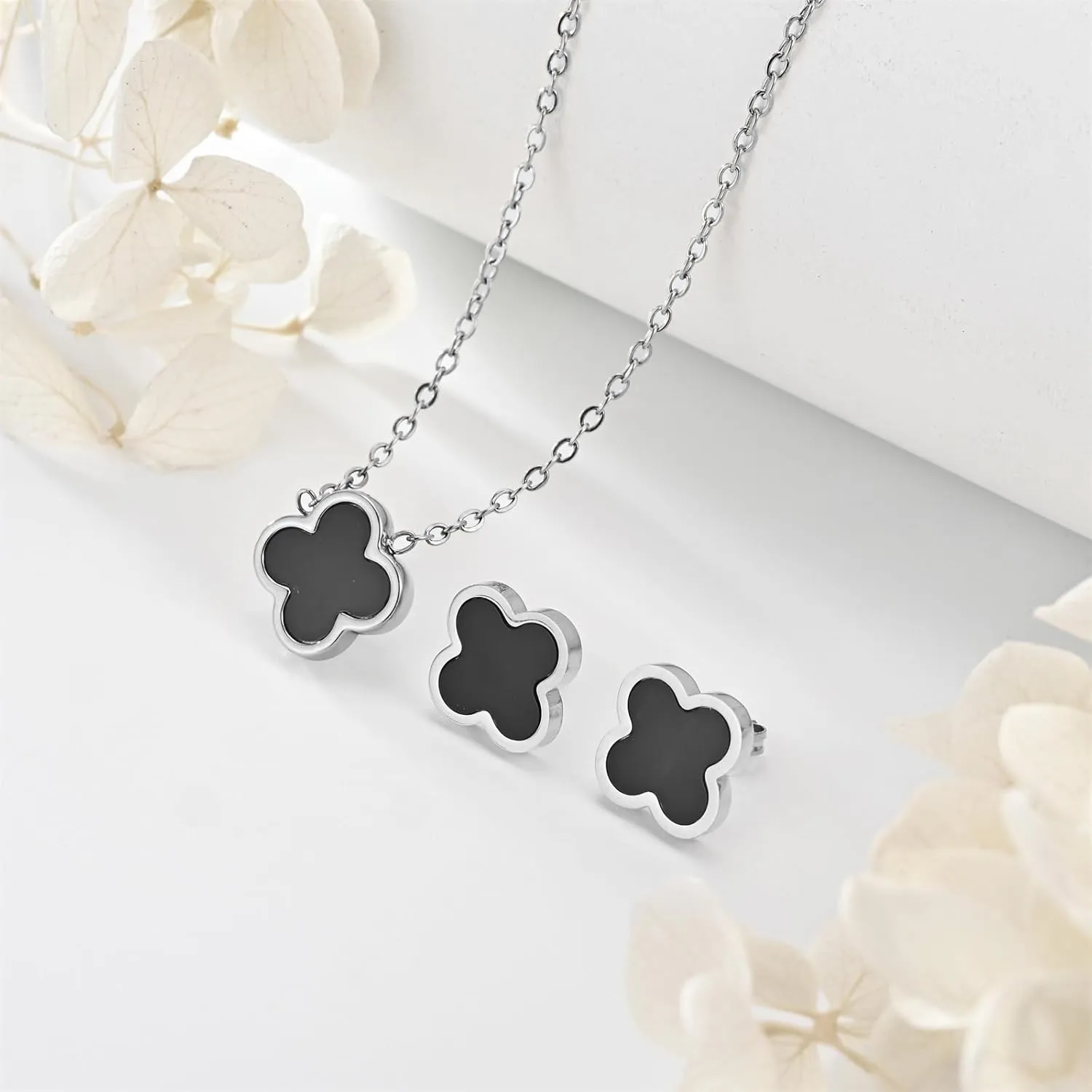 Clover Necklace and Stud Earrings Jewelry Set White Black Red Clover Pendant Necklace 18k Gold Plated Four Leaf Clover Necklace Earrings Set Gifts for Women