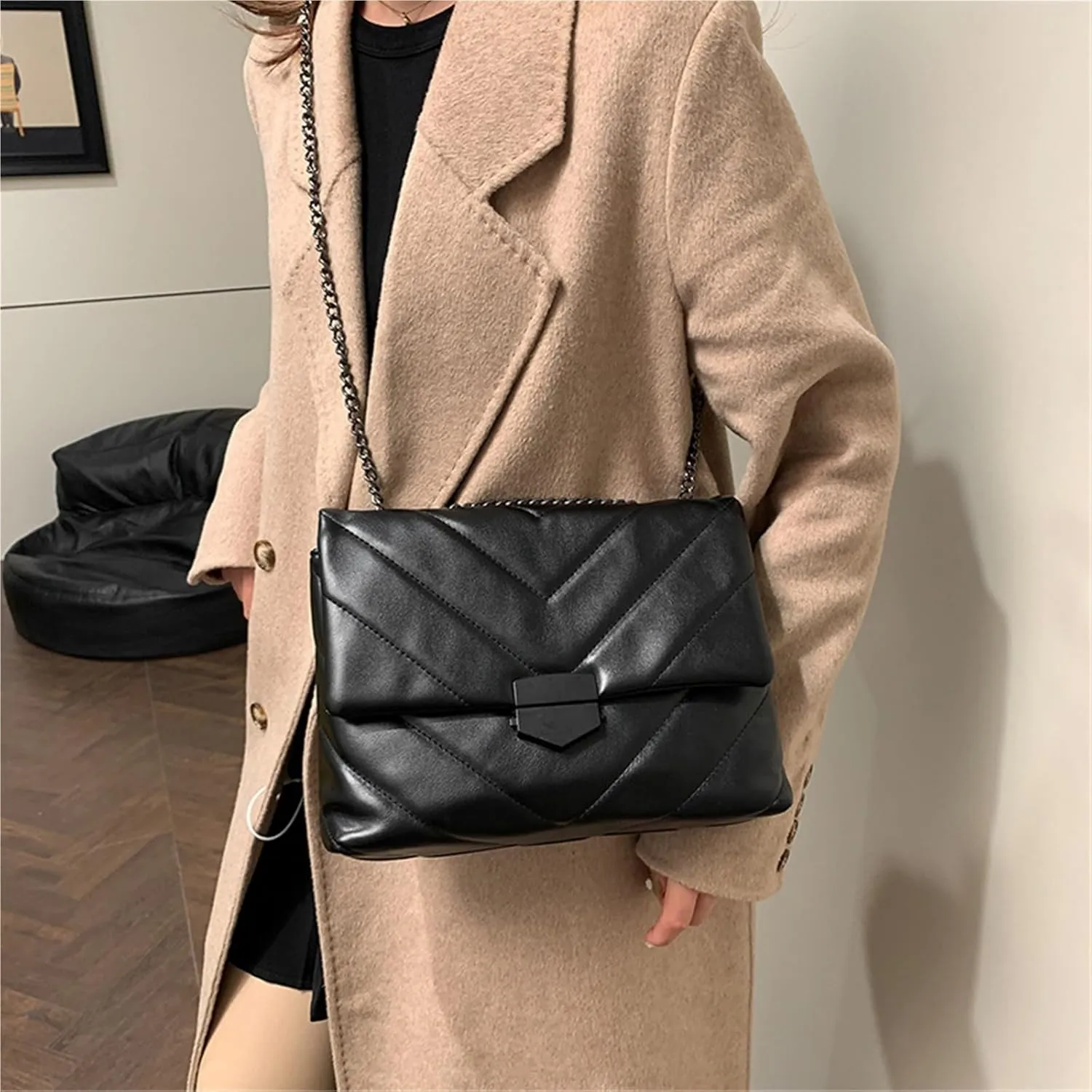Ladies embroidered chain shoulder bag crossbody bag
