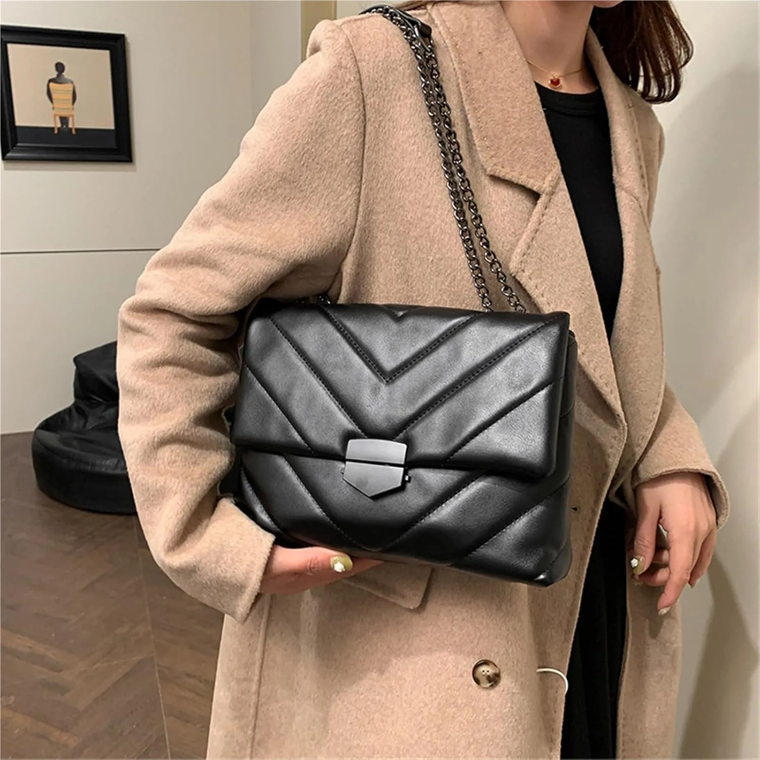 Ladies embroidered chain shoulder bag crossbody bag