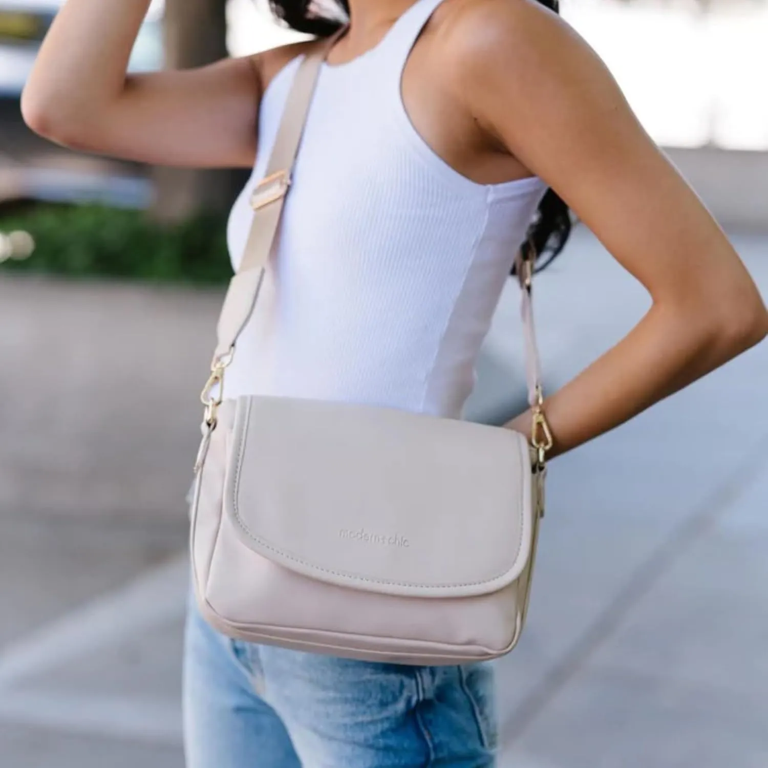 Modern Chic Crossbody Bag for Women - The Signature Crossbody Purse, Vegan Leather Sling Bag with Matching Wallet & Key Fob