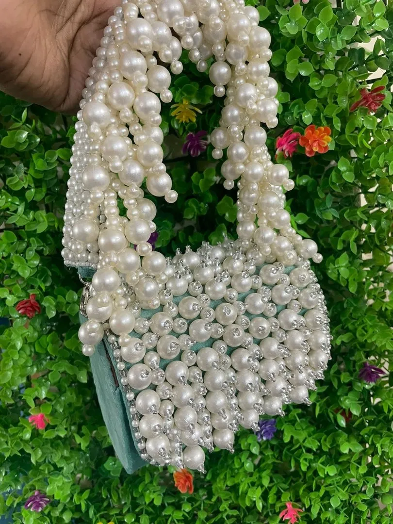 Pearl clutch