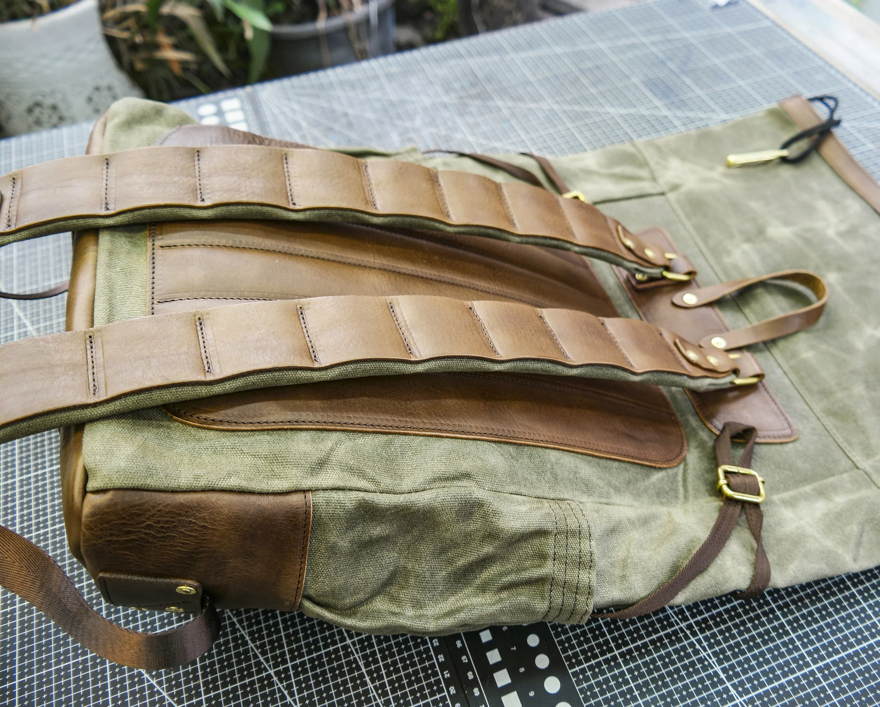 【Physical Pattern】Retro oil wax canvas backpack - backpack travel, cycling backpack, motorcycle travel - leather backpack pattern