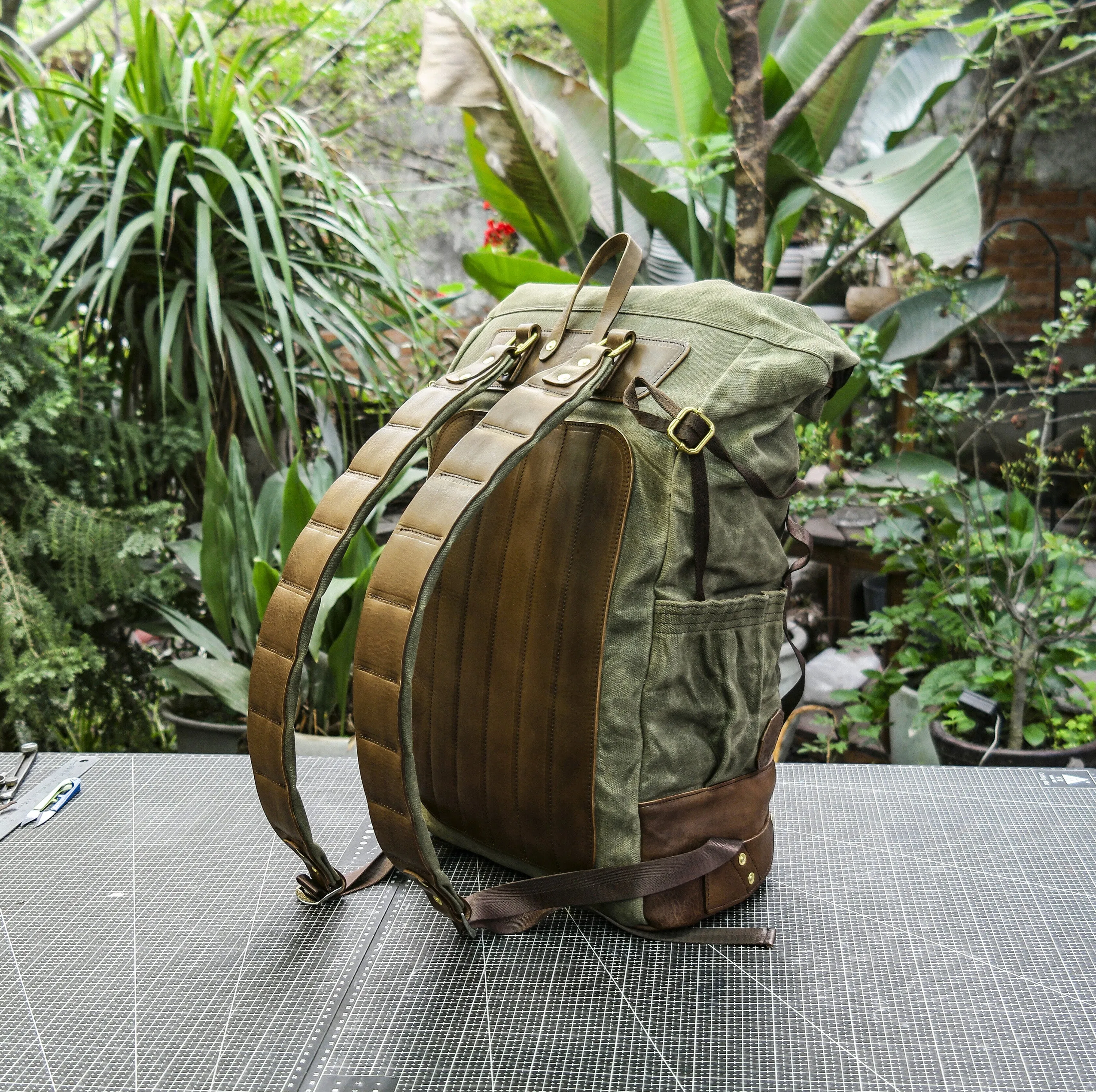 【Physical Pattern】Retro oil wax canvas backpack - backpack travel, cycling backpack, motorcycle travel - leather backpack pattern