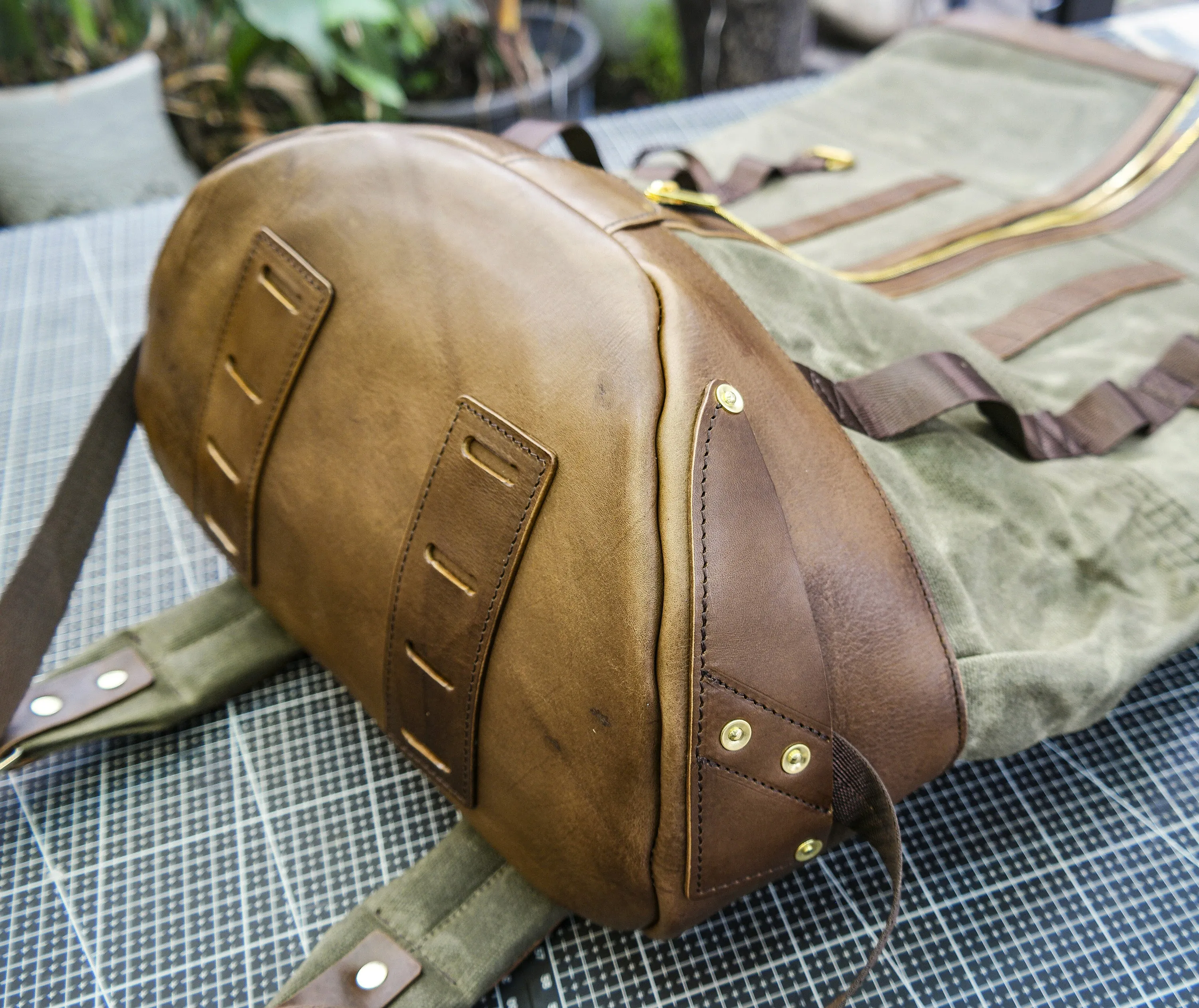 【Physical Pattern】Retro oil wax canvas backpack - backpack travel, cycling backpack, motorcycle travel - leather backpack pattern