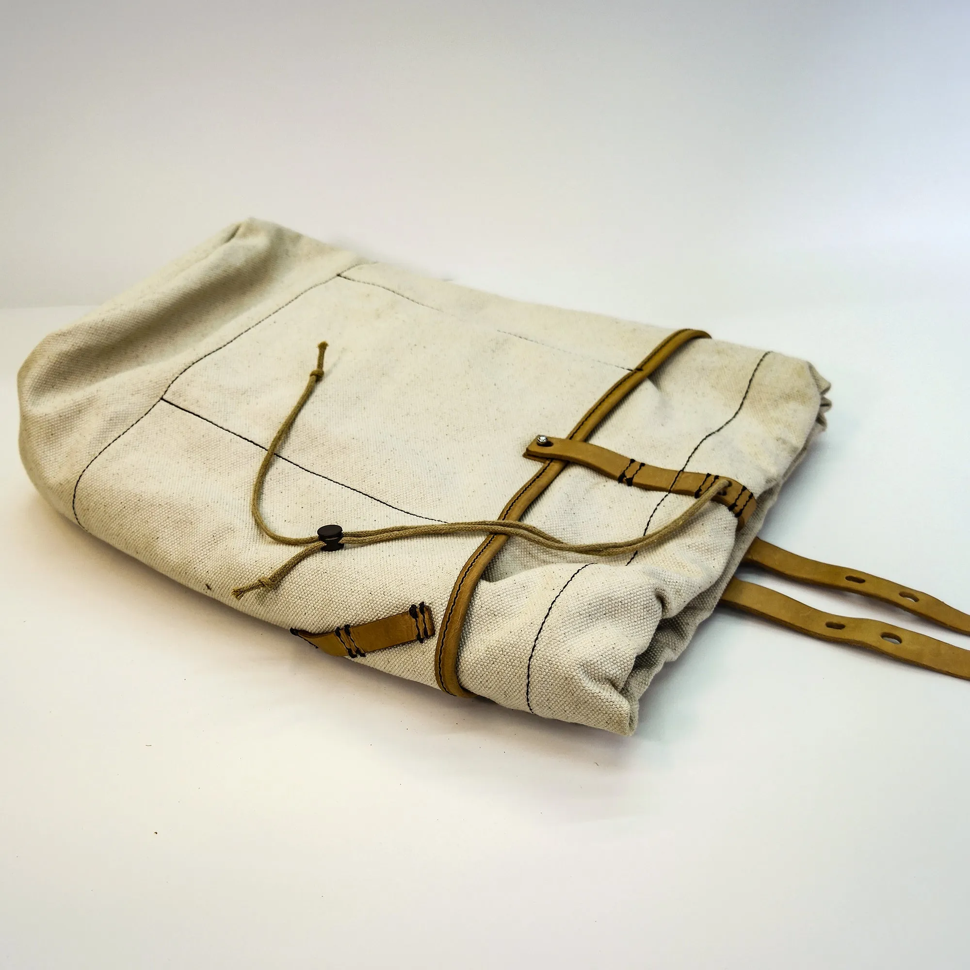 【Physical patterns】Detachable canvas plant tanned leather backpack - retro backpack for travel, camping, hiking, commuting