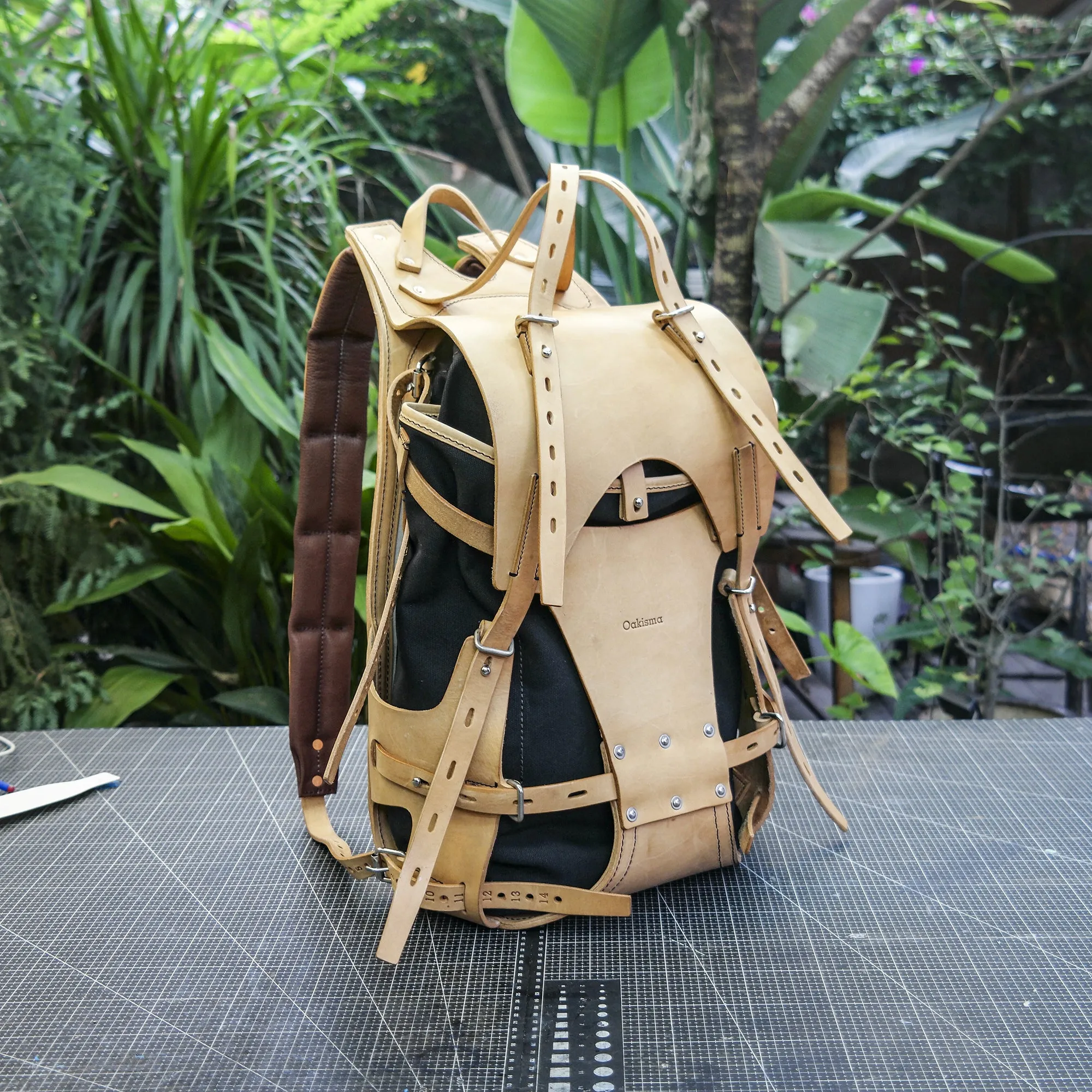 【Physical patterns】Detachable canvas plant tanned leather backpack - retro backpack for travel, camping, hiking, commuting