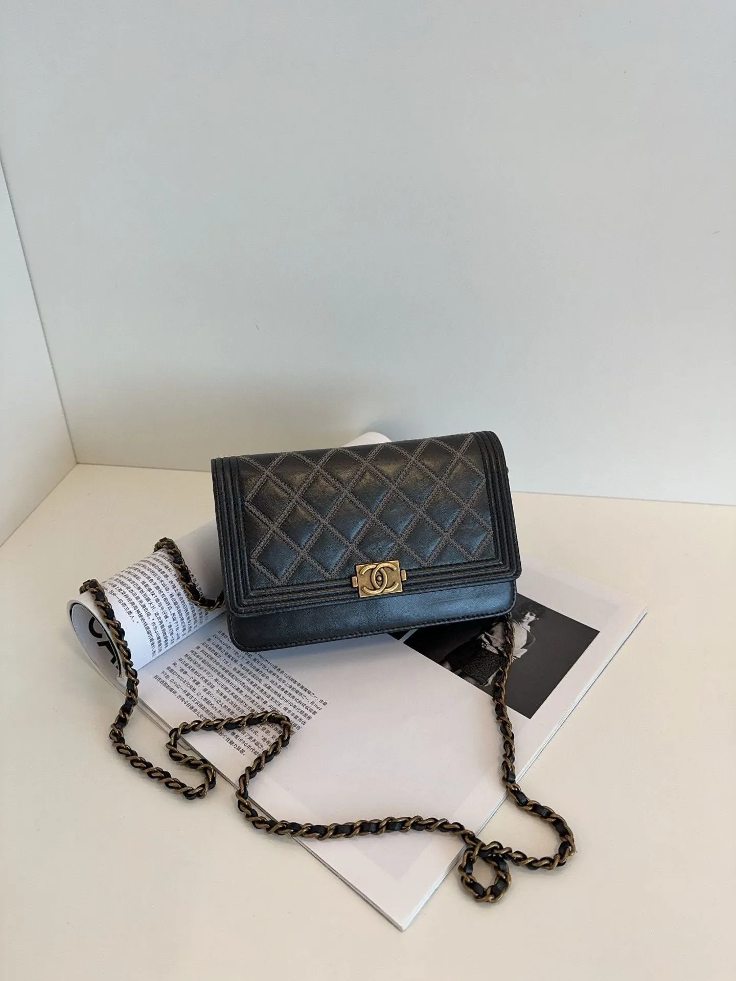 Preloved Chanel Leboy woc chain bag 19*12cm black 117483