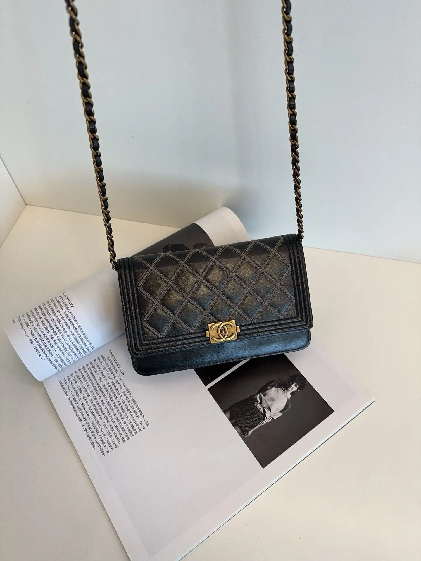 Preloved Chanel Leboy woc chain bag 19*12cm black 117483