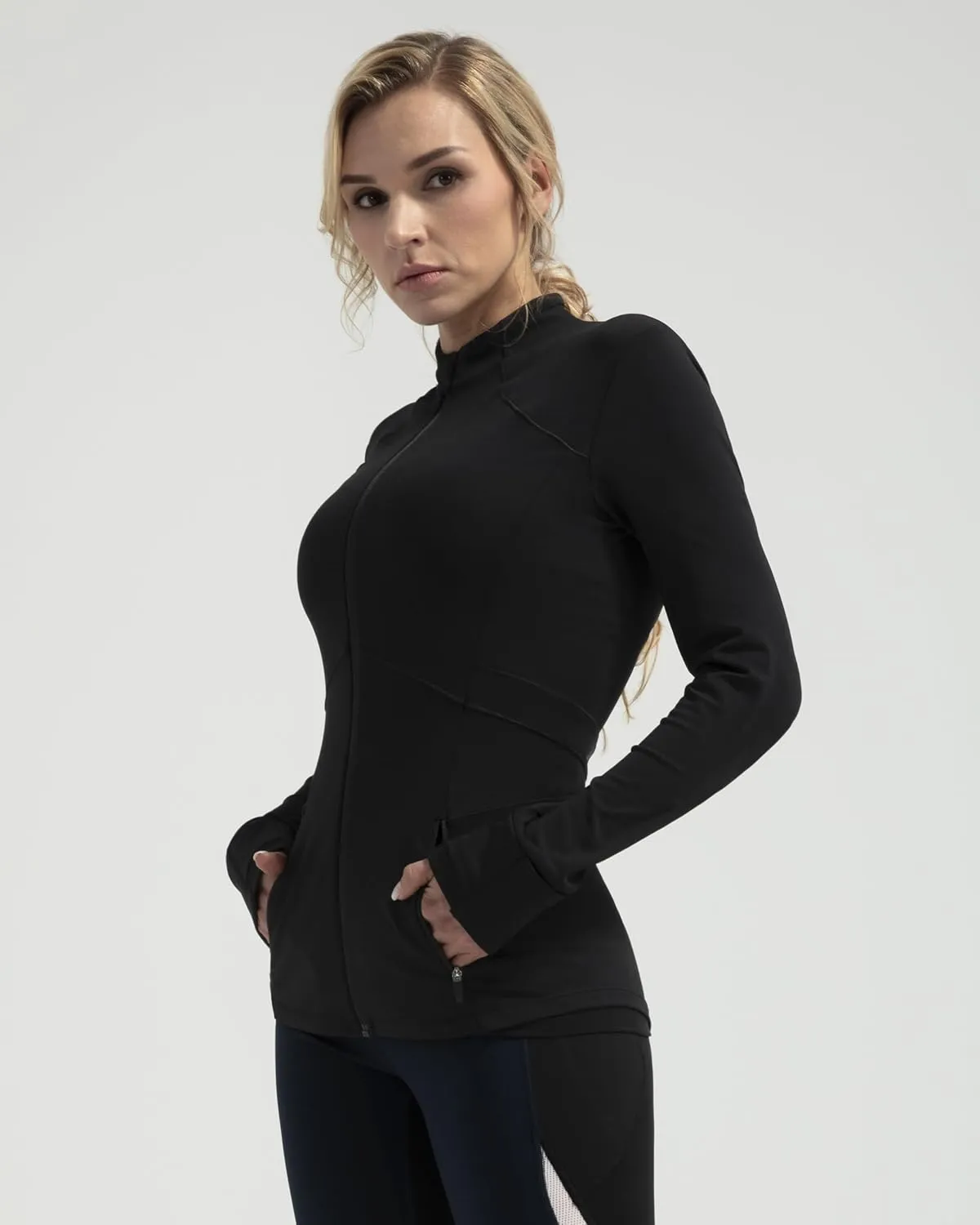 QUEENIEKE Women's Slim Fit Workout Jackets - Zip Up Athletic Running Jacket with Color-blocked Mesh & Thumb Holes