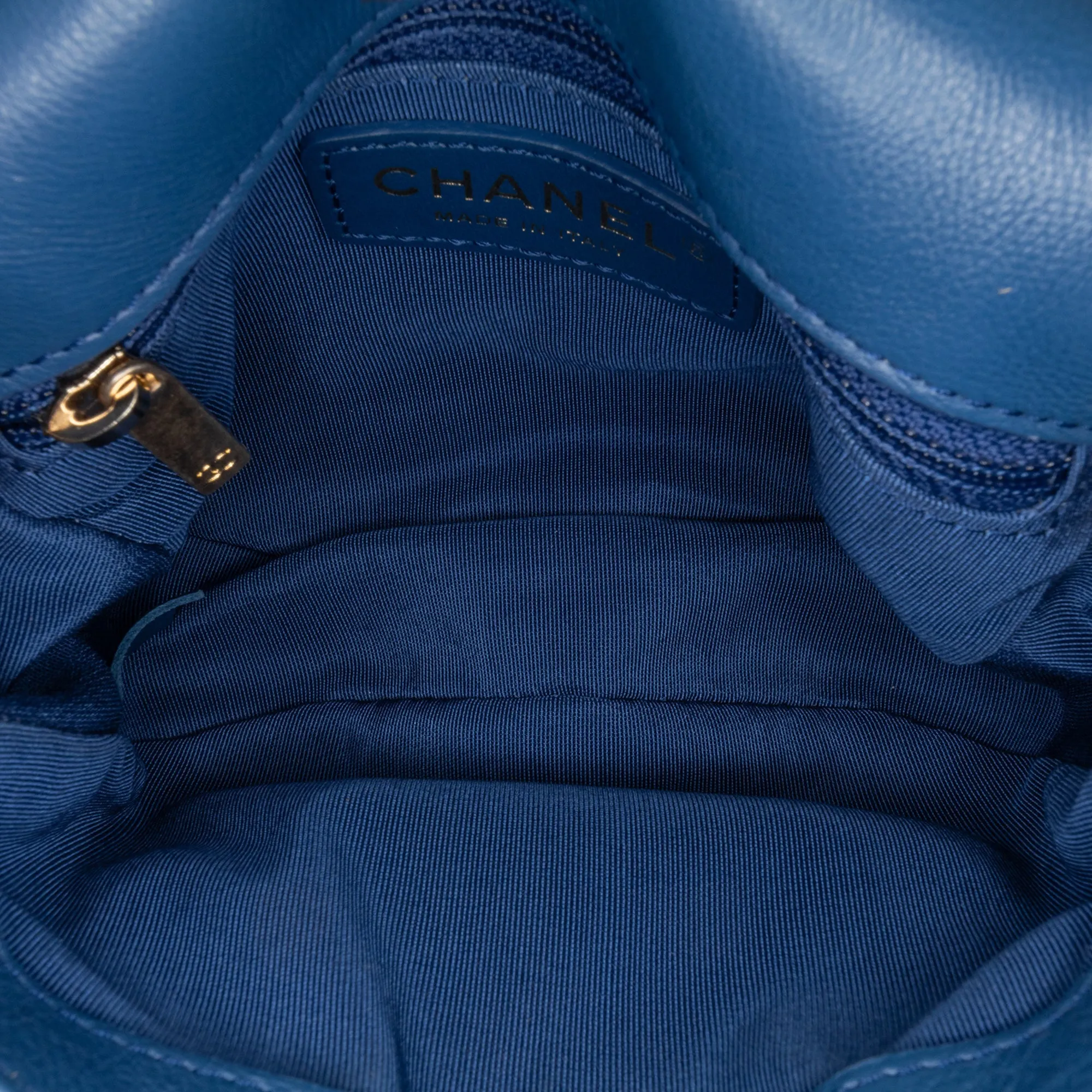 Quilted Grained Calfskin Casual Trip Messenger