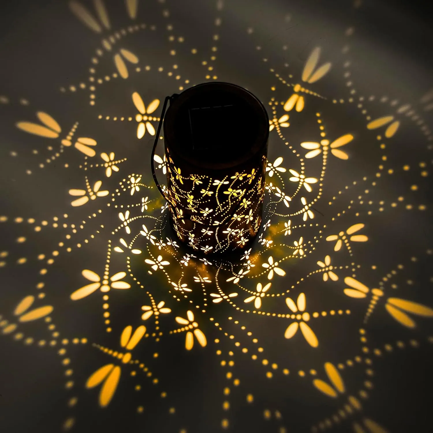 Solar Lanterns Outdoor Hanging Lantern Lights, Dragonfly Hollowed-Out Metal Decor Lantern, Waterproof LED Decorative Garden Light - Delicate Garden Decoration for Patio, Yard