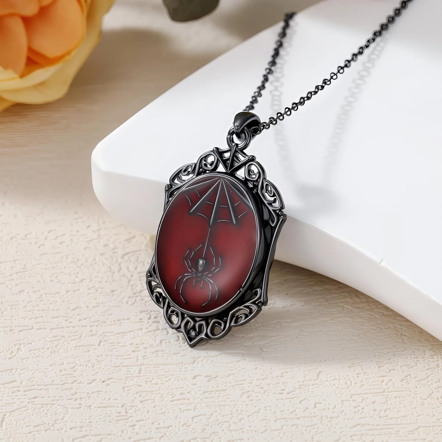 SOULMEET Gothic Halloween Oval Locket Necklace, Vintage Victoria Punk Heart Resin Necklace That Holds Pictures, Mystic Witch Halloween Costume Jewelry Gift for Women Men
