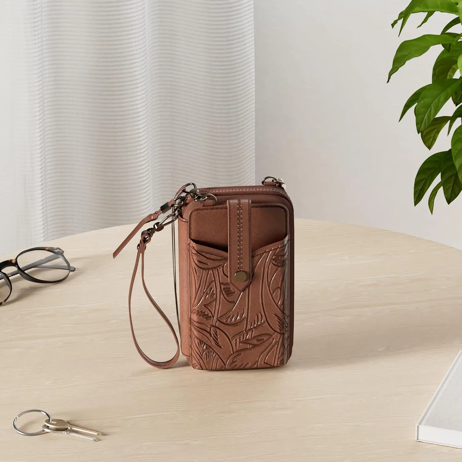 The Sak Silverlake N/S Smartphone Crossbody
