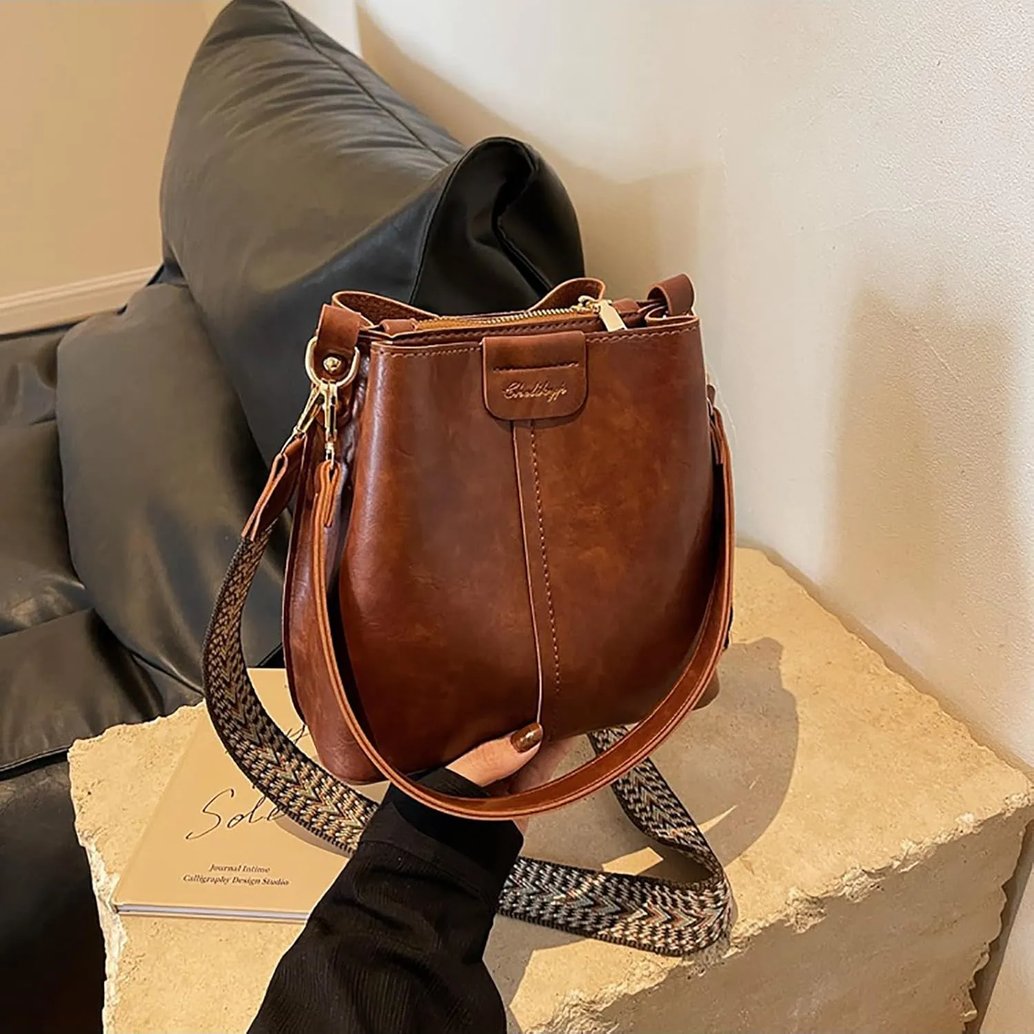 Versatile Vintage Barrel Bag with Wide Shoulder Strap Retro Crossbody Purse for Women (Black)