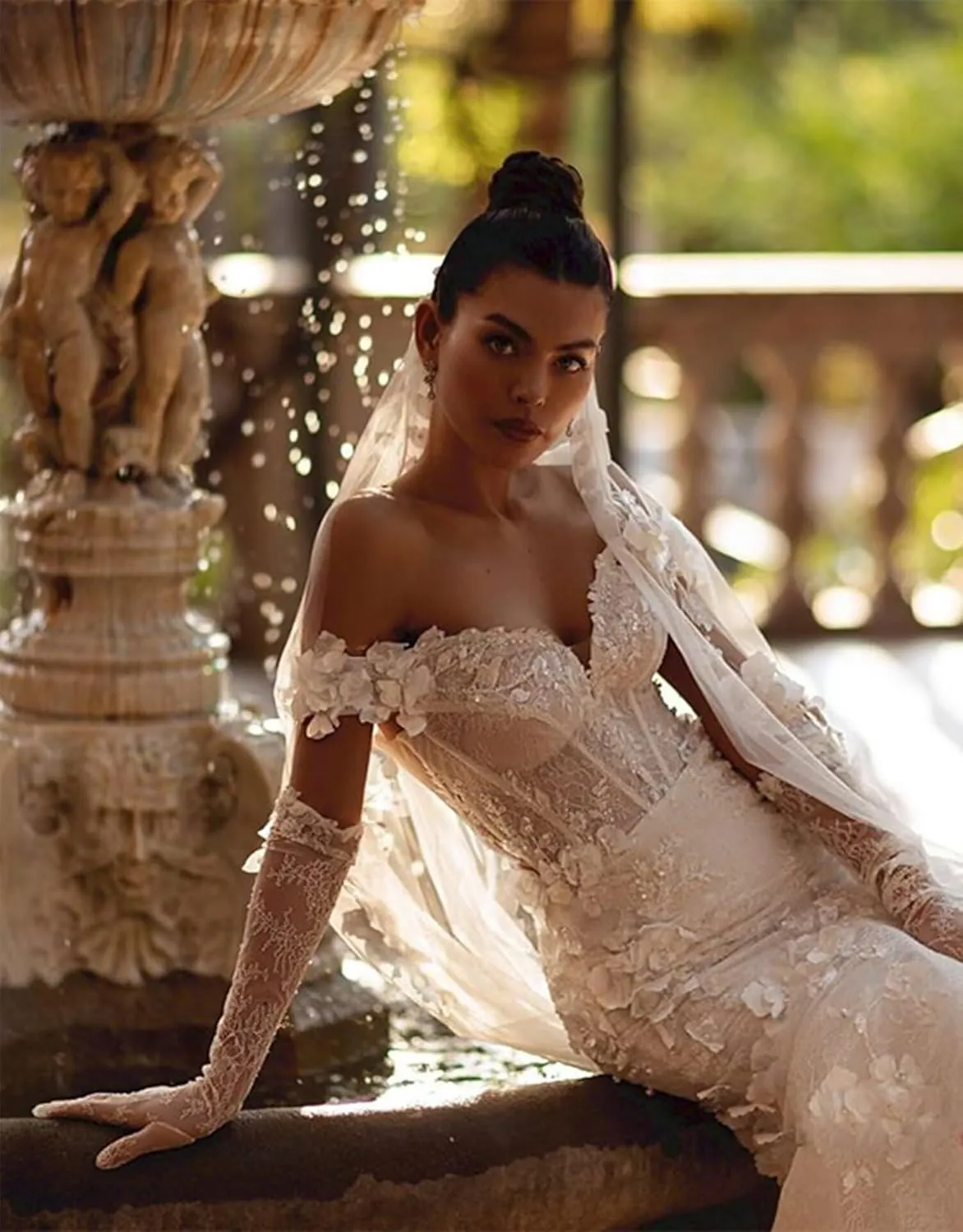 Zeeyecie Off Shoulder Tulle Wedding Dresses Mermaid Lace Applique V-Neck Sparkly Bridal Gowns with Train for Brides